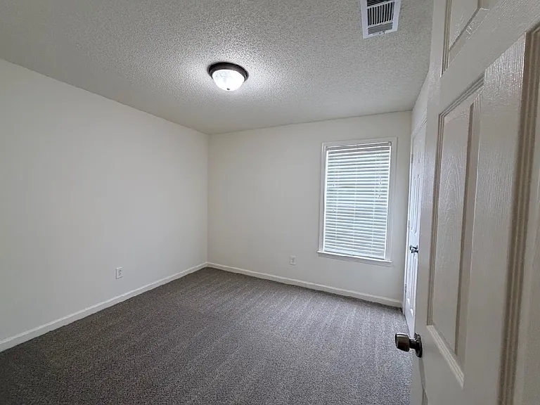 10097 Bloomsbury Ave — Photo 13