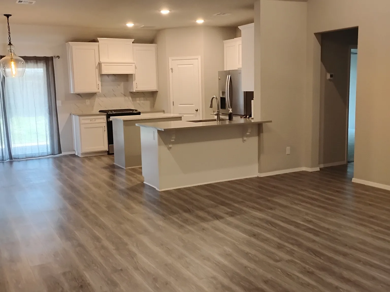 12420 South Oxford Avenue - 1 — Photo 2