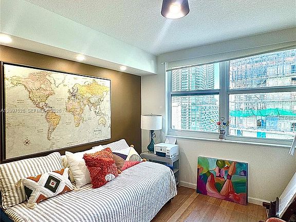 5th image of 31 SE 5th St APT 1708