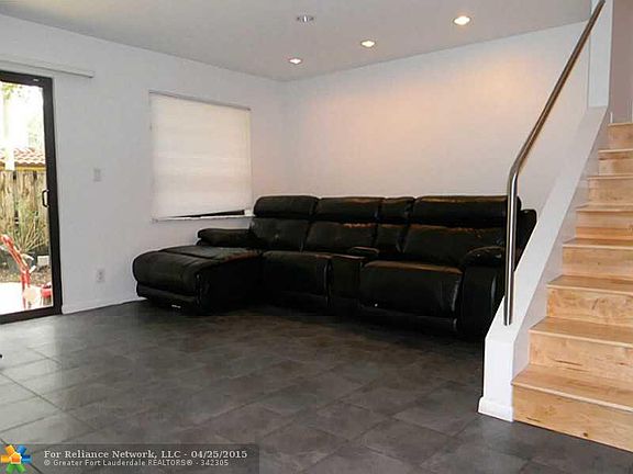 5th image of 200 NE 17th Ct APT 804