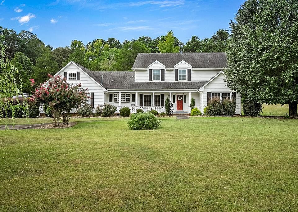 1st image of 107 Roman Cir