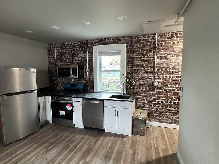 1018 Missouri Ave #4 — Photo 4