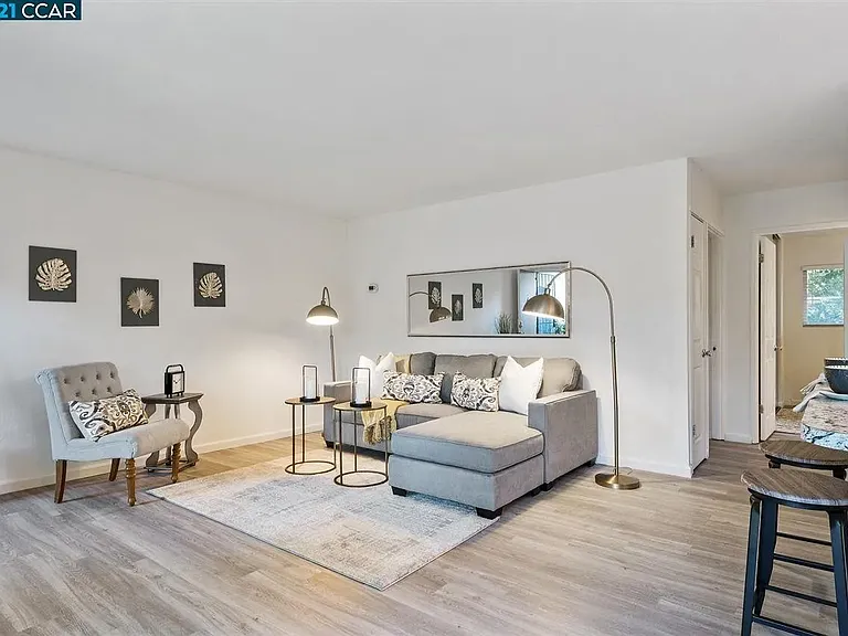 2600 Jones Rd #1 — Photo 10