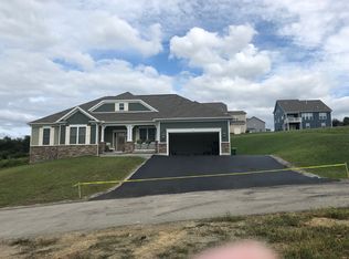 314 Lauraine Ct, Pleasant Unity, PA 15676