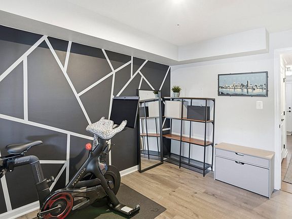 4th image of 806 Foxleigh Way