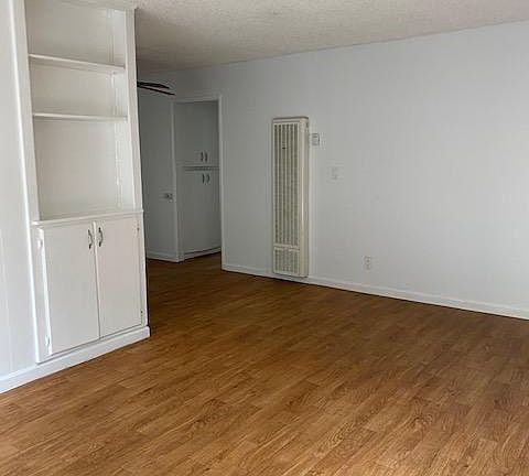 2nd image of 4147 42nd St APT 3