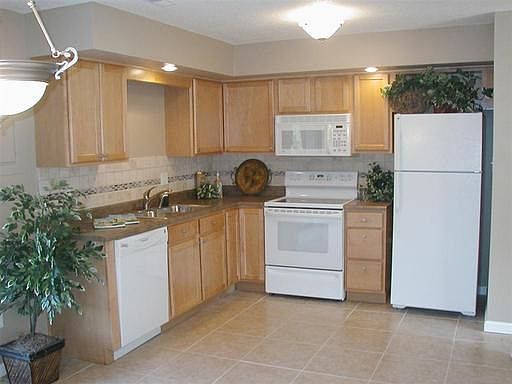 1st image of 2301 Primrose Dr