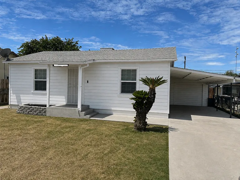 317 N Evans Rd — Photo 1