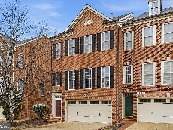 3rd image of 1612 Regent Manor Ct