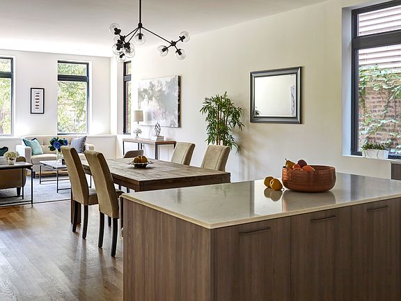 4th image of 1216 W Huron St #Penthouse 201