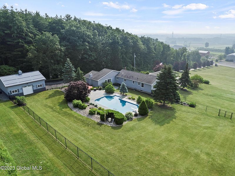 3rd image of 6677 Dunnsville Road