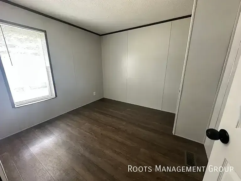 2088 E Empire Ave #208 — Photo 8