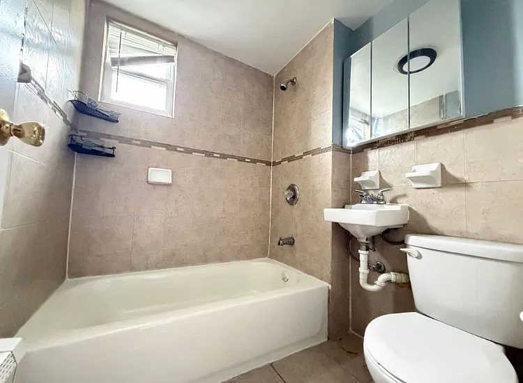 2 bed, $2,050 — Photo 1