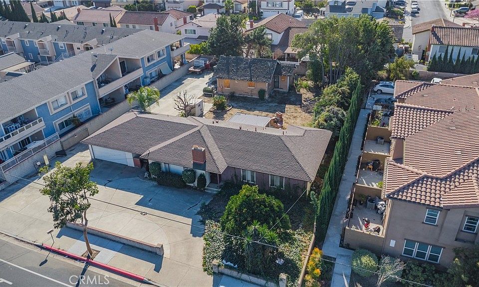 1st image of 8892 Lampson Ave