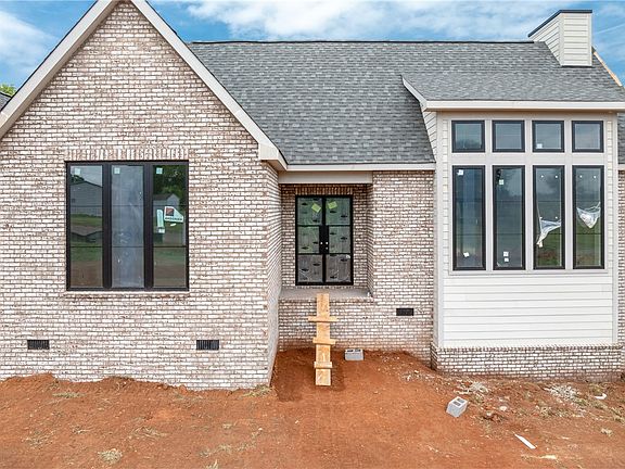 4th image of 778 Garrison Rd