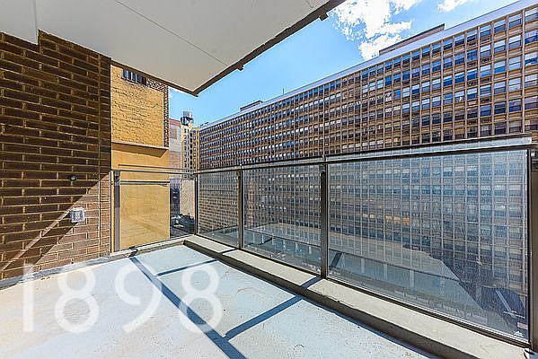 1st image of 135 W 96th St APT 7C