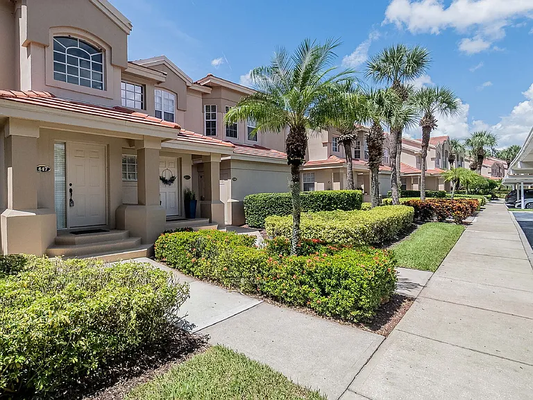 447 Enclave Pl — Photo 11