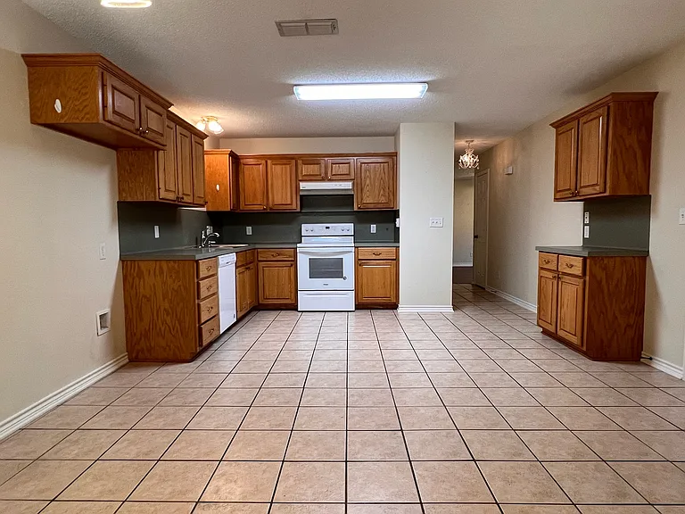 309 Laird Ln #105 — Photo 27