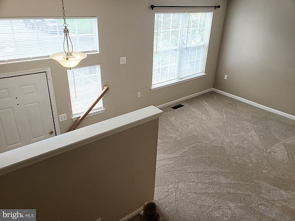 4th image of 211 Frazer Dr