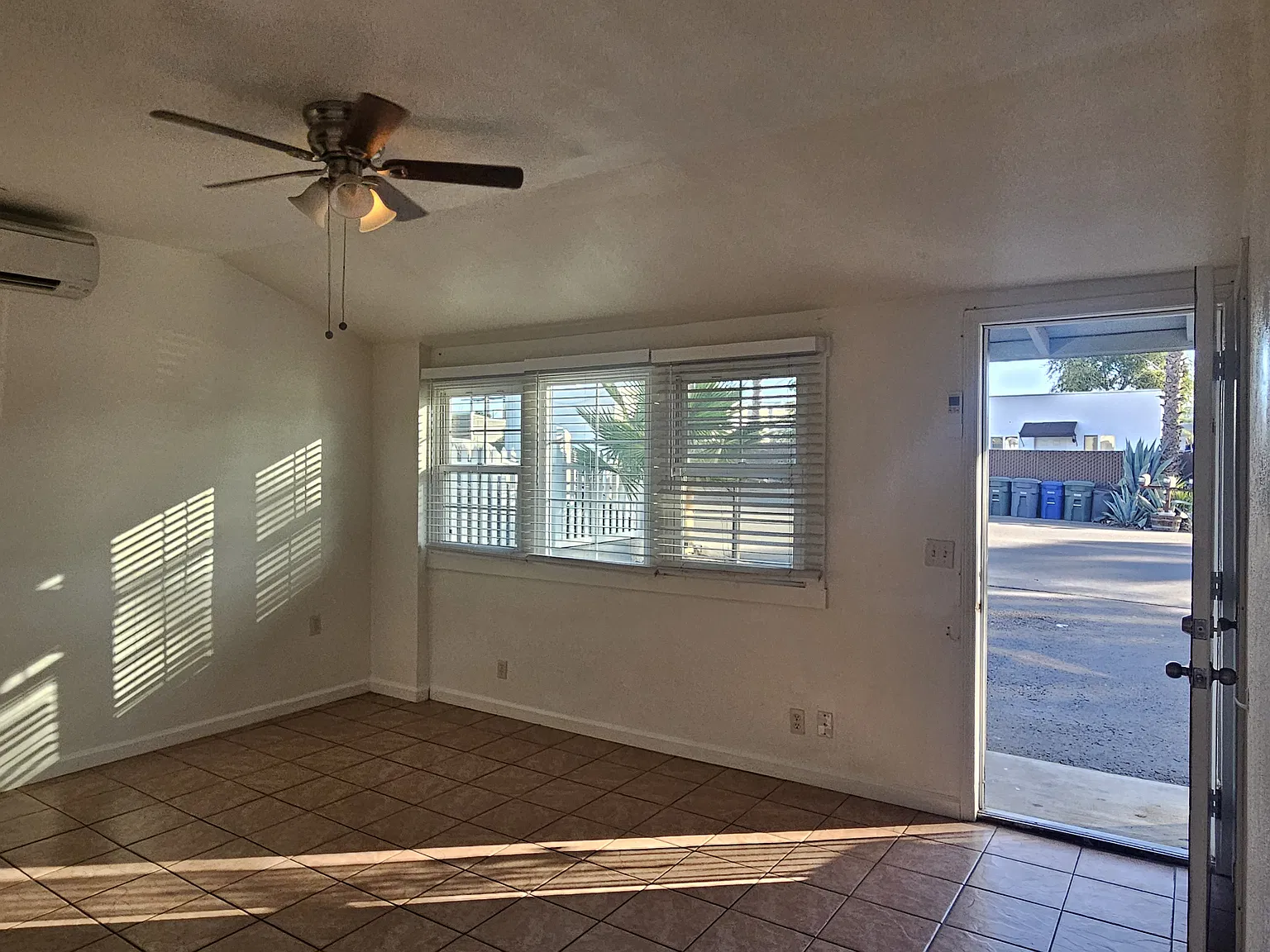 3 bed, 1000 sqft, $2,750 — Photo 4