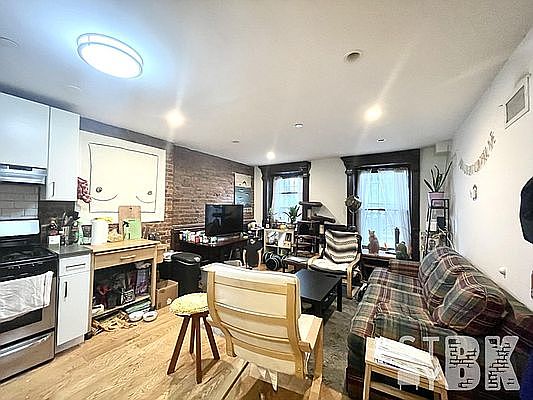3rd image of 84 Mac Donough St #1