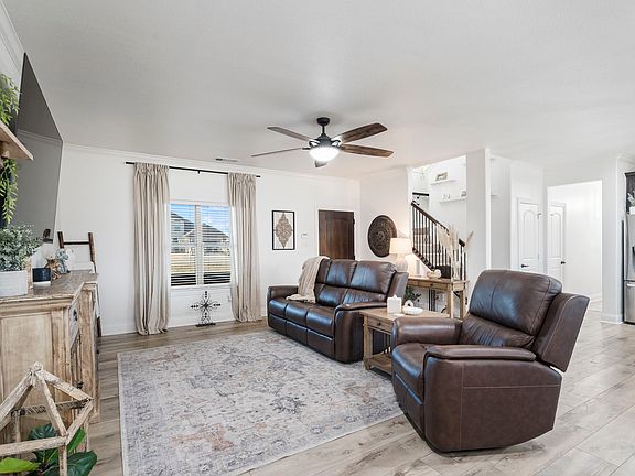 5th image of 15198 Saddle Ridge Cir