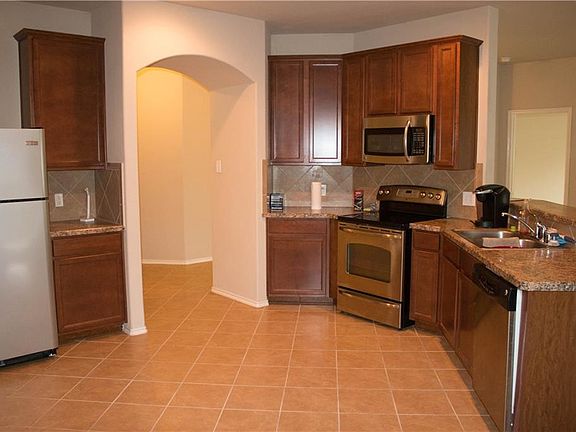4th image of 3813 White Summit Ln
