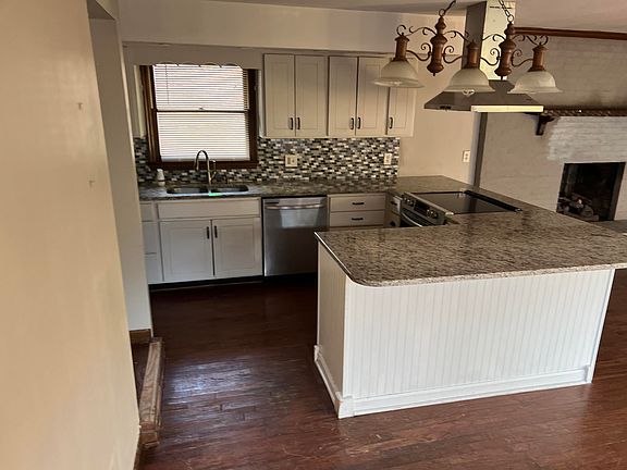 3rd image of 709 Haven Hill Dr