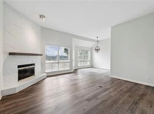 11224 Nieman Rd APT 302, Overland Park, KS 66210