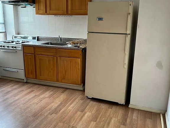 5th image of 452 60th St Floor 1