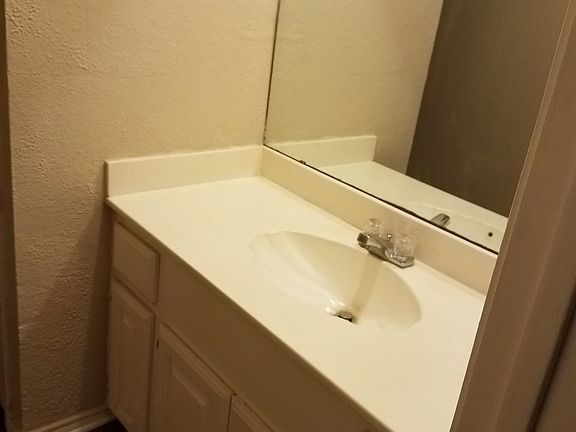 4th image of 124 S McKown Ave APT B