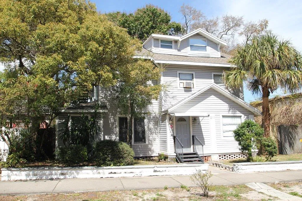 1 bed, 500 sqft, $1,300 — Photo 1