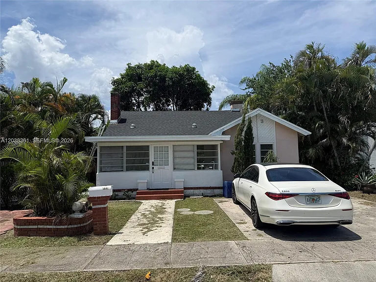 1719 Hayes St — Photo 5