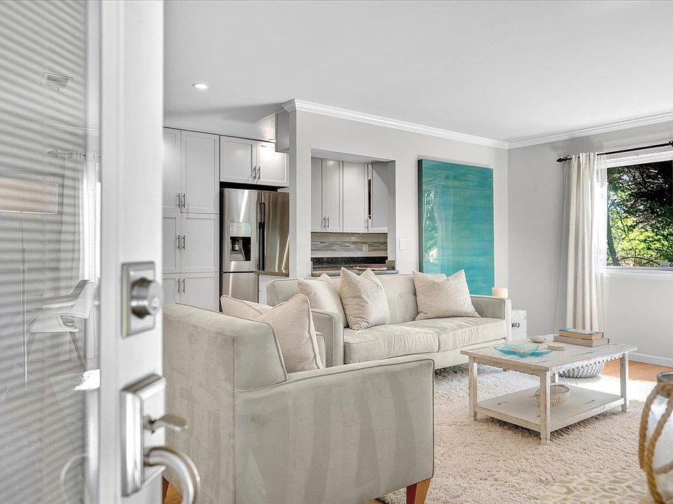 1st image of 1400 Dolphin Dr