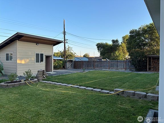 3rd image of 1534 N Buell Drive