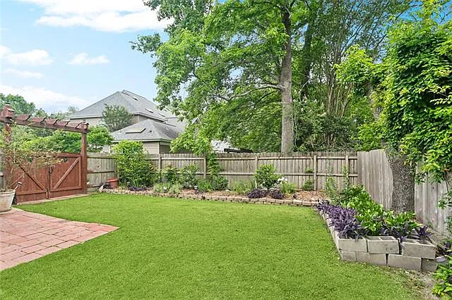 1306 Woodmere Dr — Photo 30