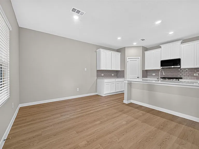 186 Valiant Ridge Trl — Photo 6