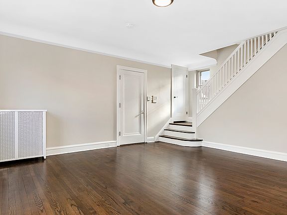 5th image of 332 Wesley Ave Unit C2