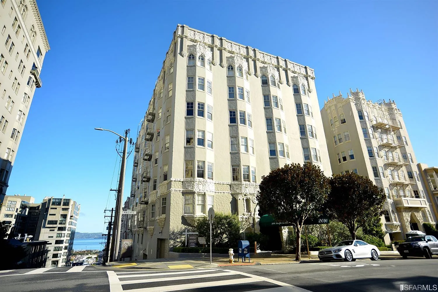 2090 Pacific Ave APT 206 photo 1