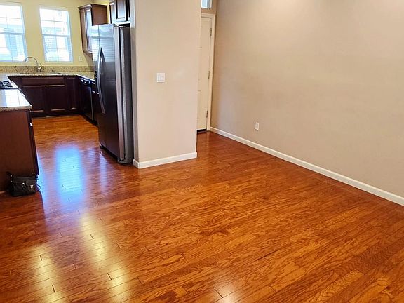 5th image of 2485 Gooseberry Cir