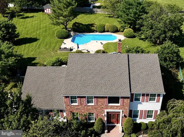24 Jamie Dr, Sewell, NJ 08080
