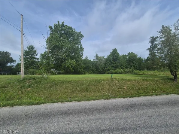 1129-1130 Cinnamon Dr, West Salem, OH 44287