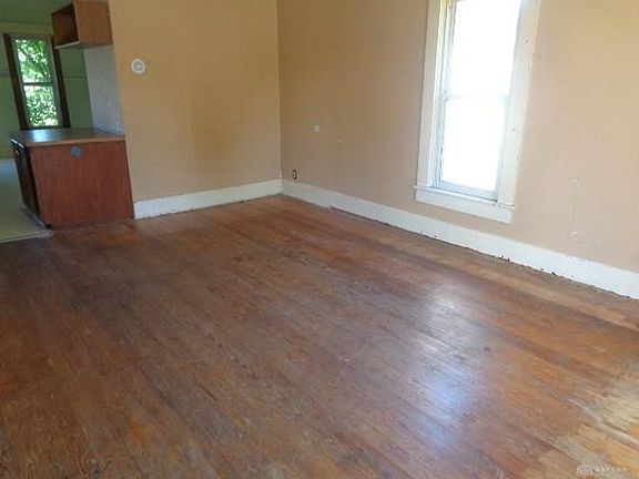 3rd image of 1105 Dayton Eaton Pike
