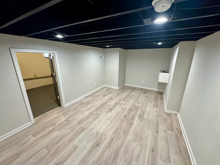 845 Blossom Way — Photo 15