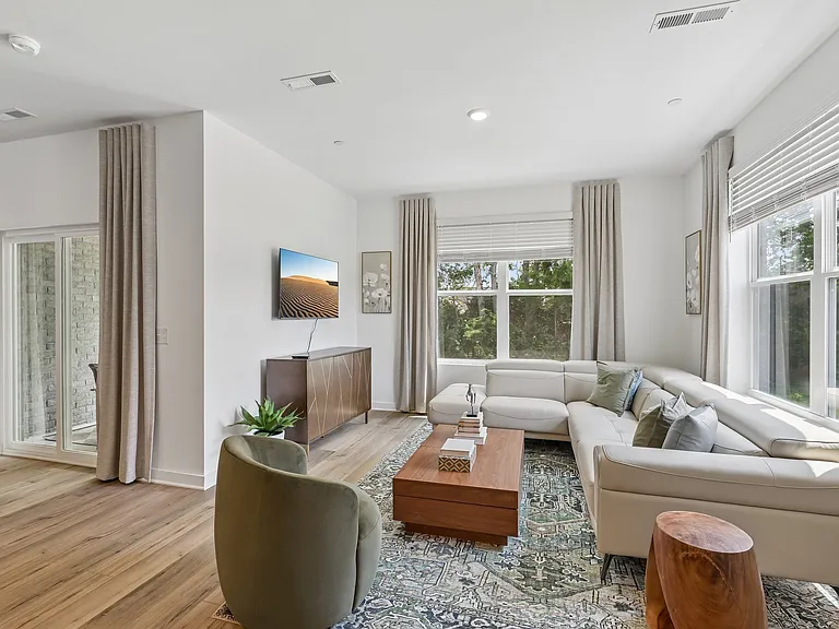Vinewood Townhomes — Photo 3
