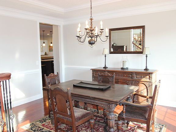 5th image of 5189 E View Dr