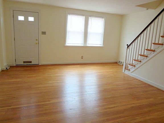 3rd image of 3847 Berkley Ave