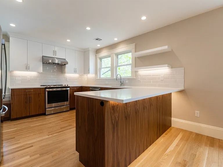 219 Common St #1 — Photo 6