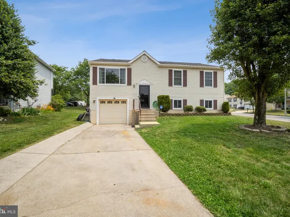 4716 Woodcrest Ct, Suitland, MD 20746