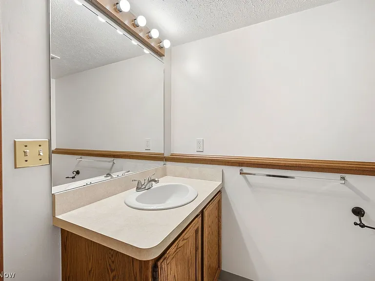 5034 Medhurst Ave — Photo 21